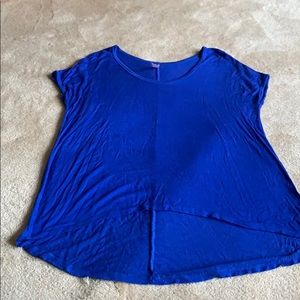 blue loose fitting t-shirt